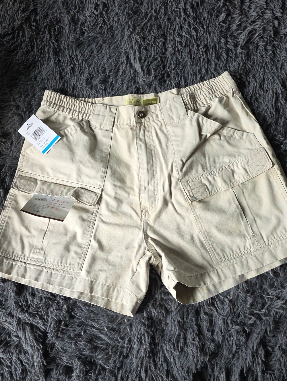 Cabela's Men's Cargo Shorts in Light Khaki